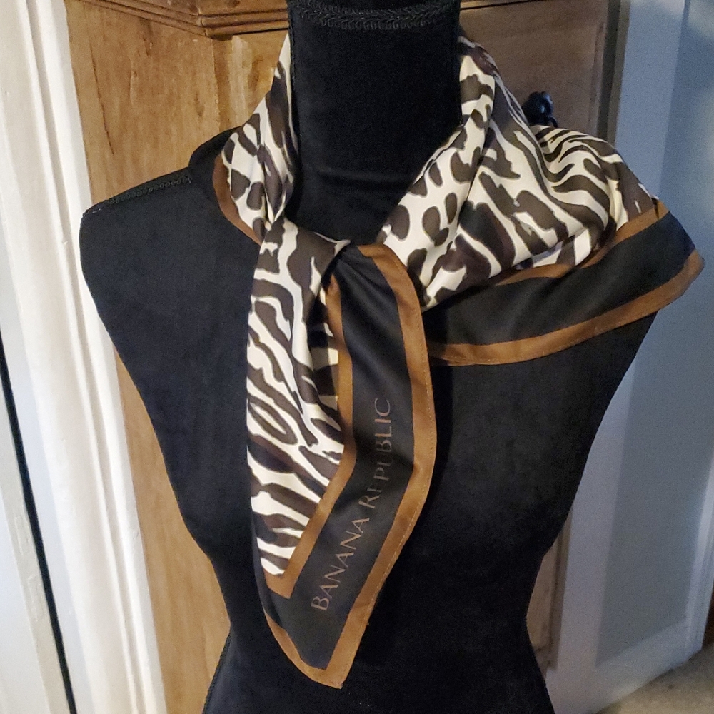 Banana Republic Zebra Print Scarf in Brown and Black